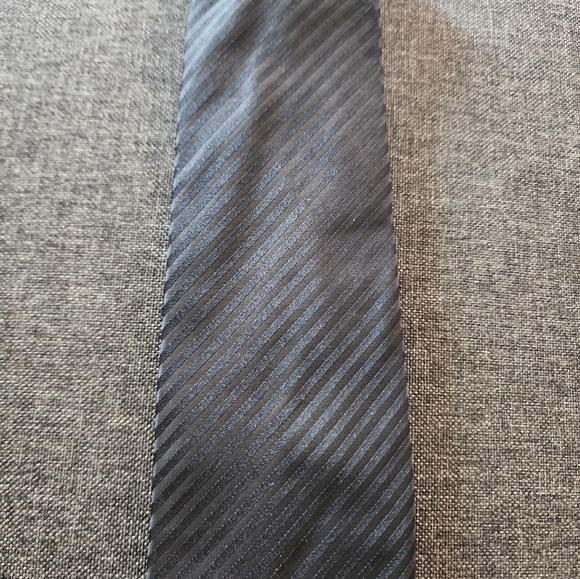 Hugo Boss Black Striped Tie 3 inches in Width - Picture 2 of 12